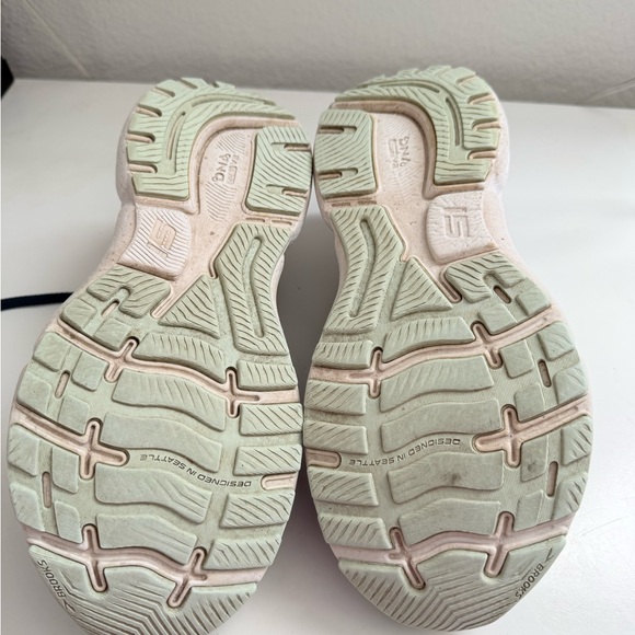 Brooks Women's Blue and White Athletic Shoes - Picture 6 of 8